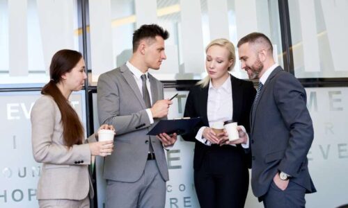 business-team-at-coffee-break-6NP82WG-768x513